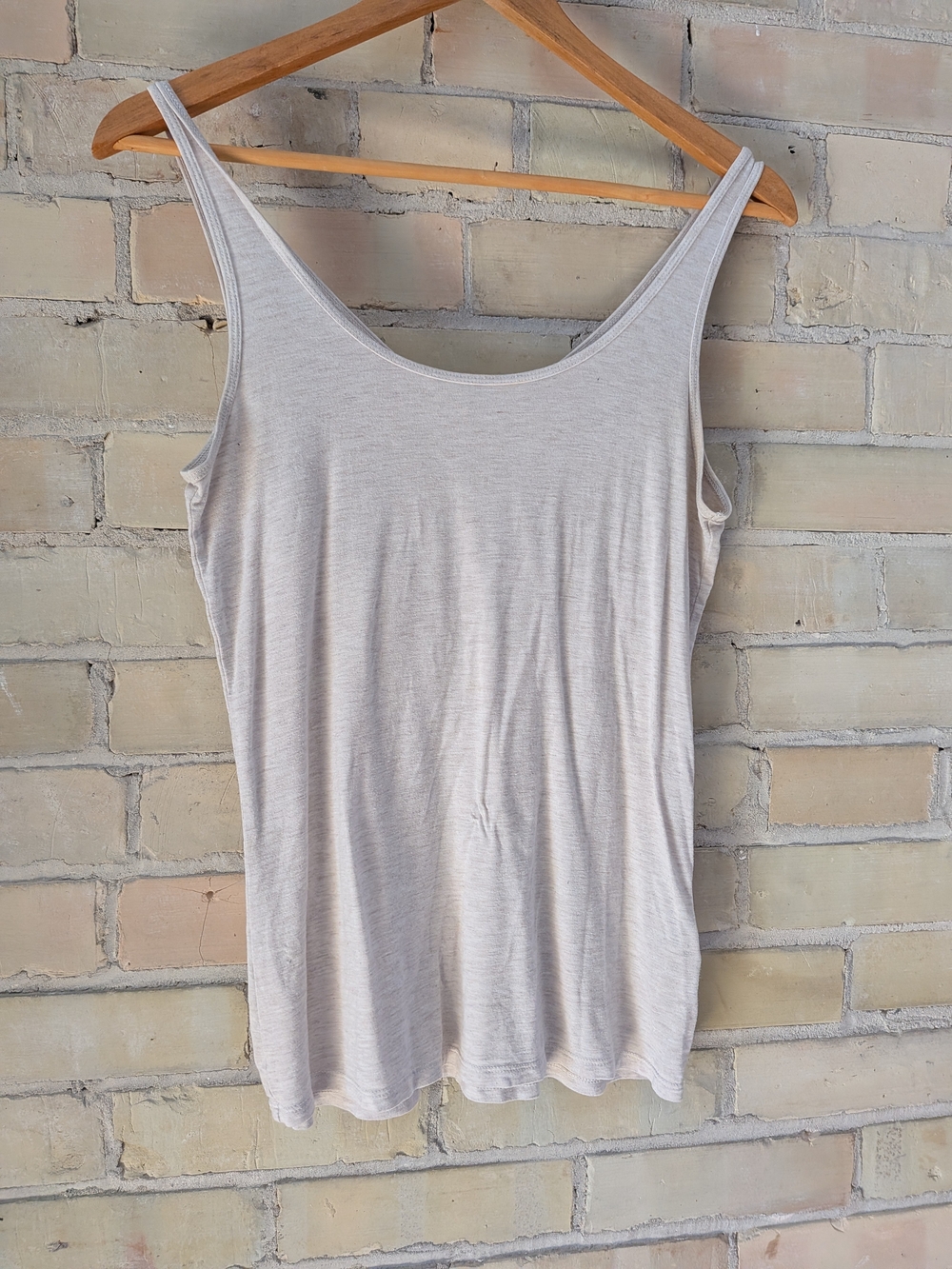 Reitmans Heathered Beige Reversible Scoop/V-neck Tank Top